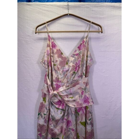 ASTR The Label Giselle Floral Twist Front Midi Dress Pink Green Size Medium NWT - Picture 3 of 14